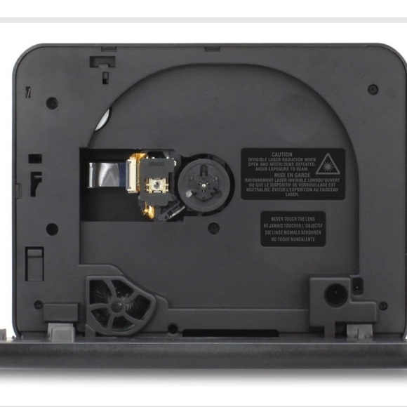 RCA Dual Screen Mobile DVD Player System & Game Pad - Set of Two 7-Inch Screens - Picture 5 of 6